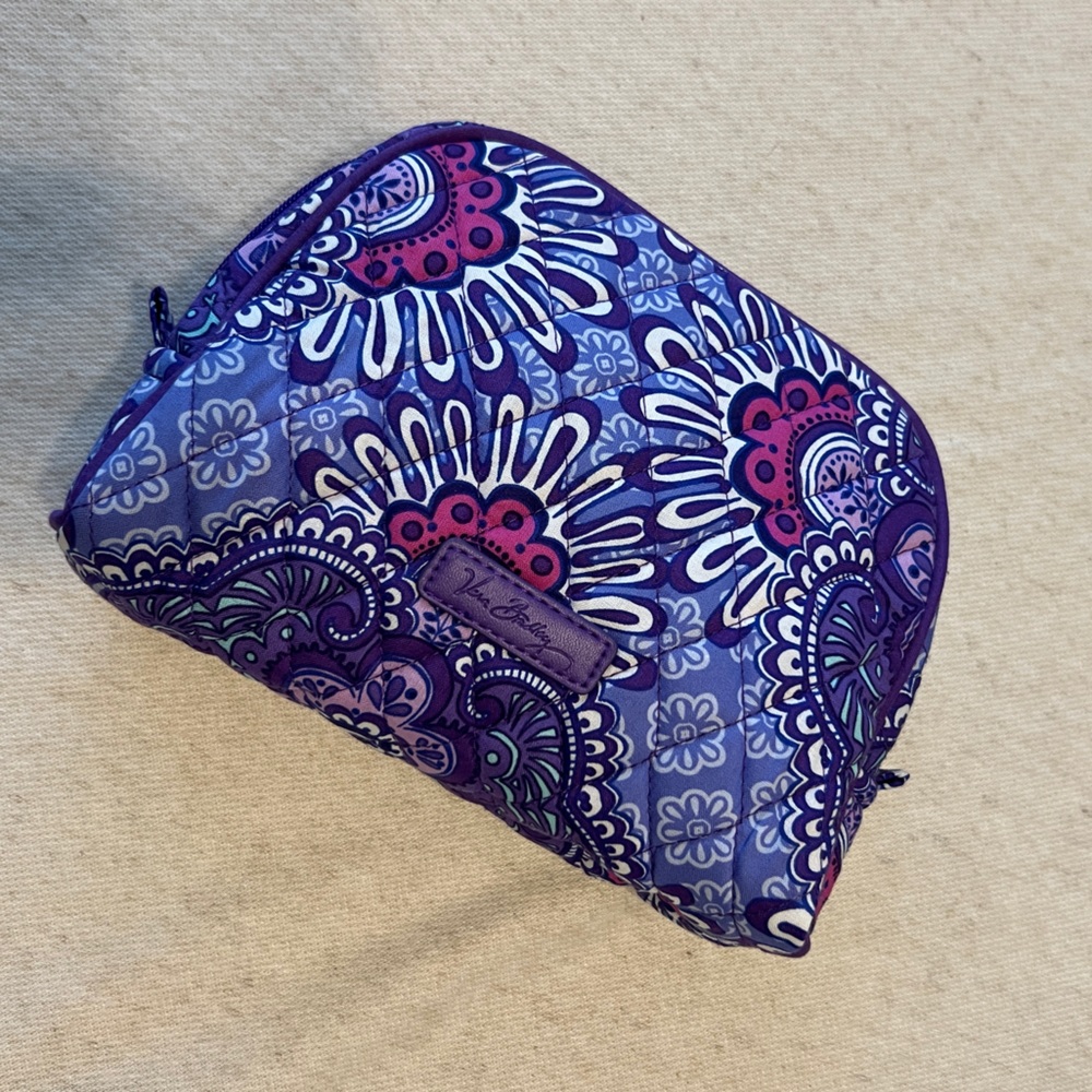 Vera Bradley Medium Zip Cosmetic Bag Lilac Tapestry Retired Print